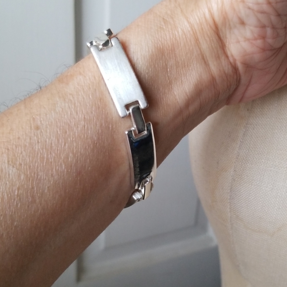 Silver tone bracelet. A Very Beautififul Piece. I Have It For Years, Never Worn